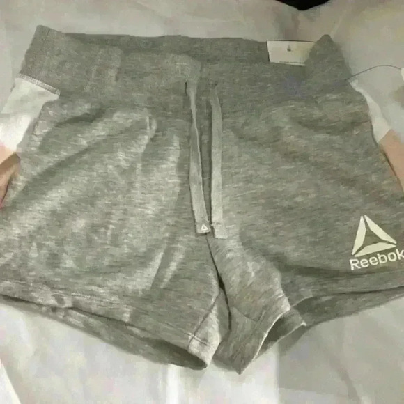 Reebok Pants - Reebox Gray and Pink Shorts szS
